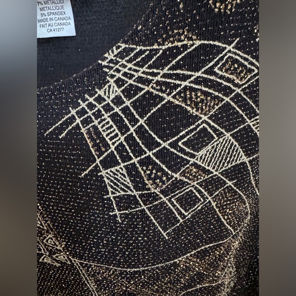 Brochure tank with some bling!💍 - Picture 3 of 5